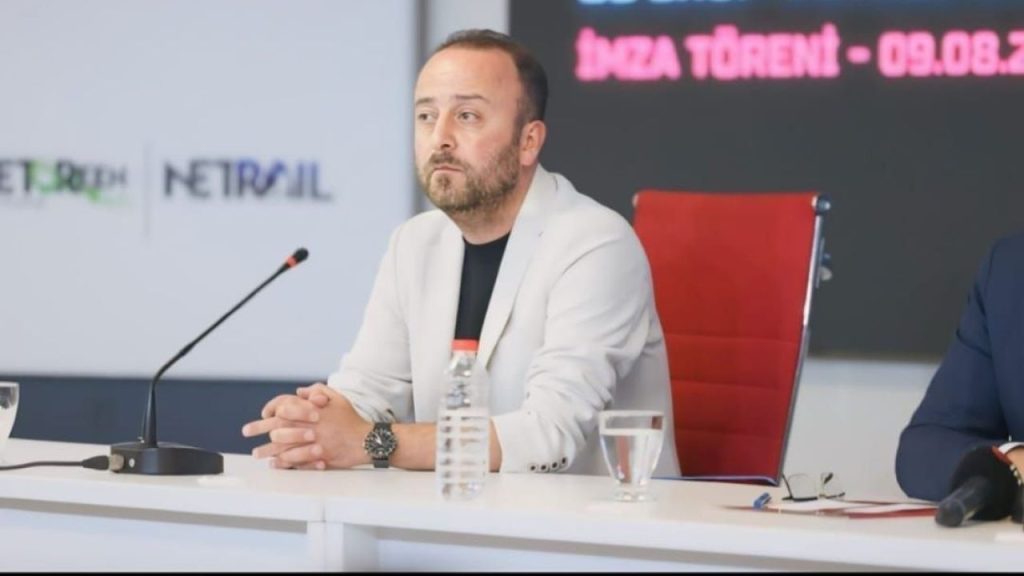 Sivasspor Başkanı Burak Özçoban, basın toplantısında önemli açıklamalar yapacak