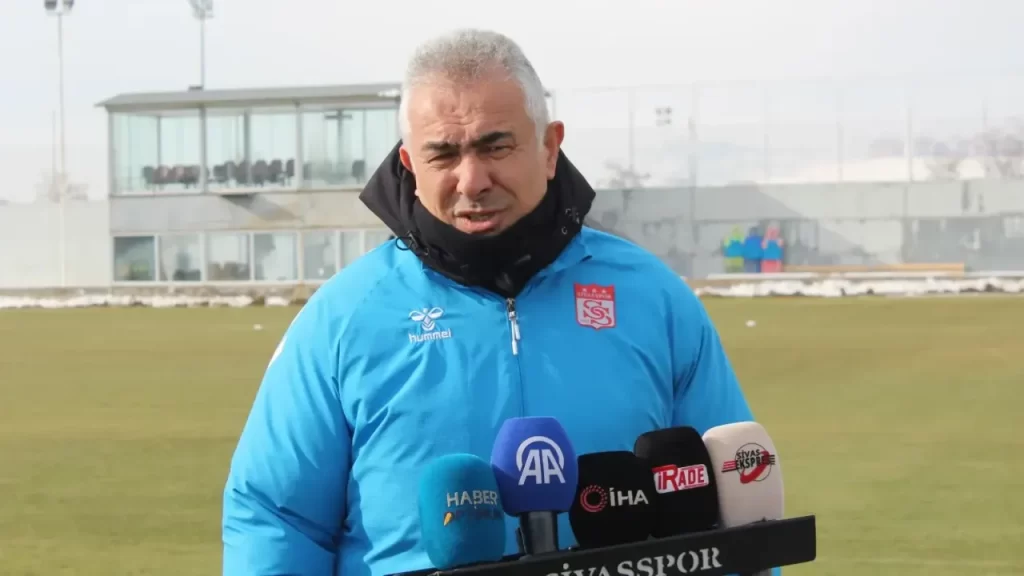 Sivasspor Teknik Direktörü Altıparmak Erzurumspor Maçı Hazırlıklarını Anlattı