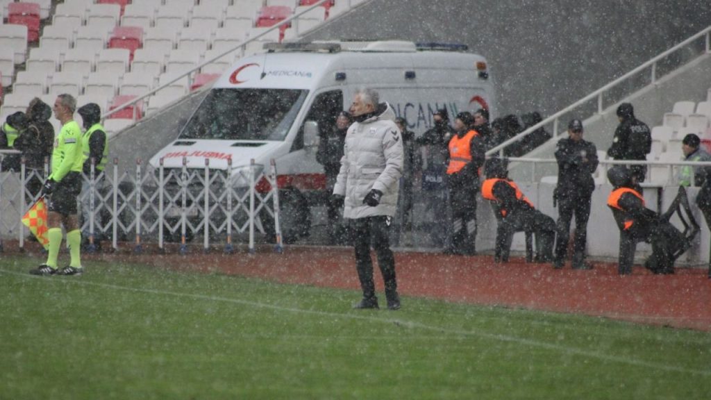 Sivasspor’da Aydın, Mehmet Altıparmak’ın yokluğunda takımı çalıştıracak