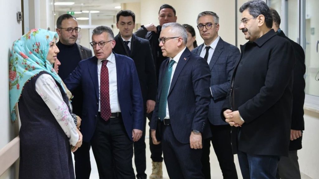 Sivas’ta 2026’nın İlk Gününde Hastanede Anlamlı Ziyaret