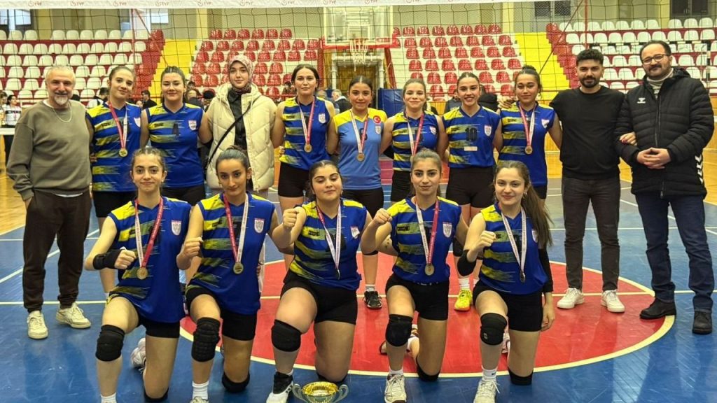 Sivas’ta Genç Kızlar Voleybol Şampiyonası’nda İl Birinciliği