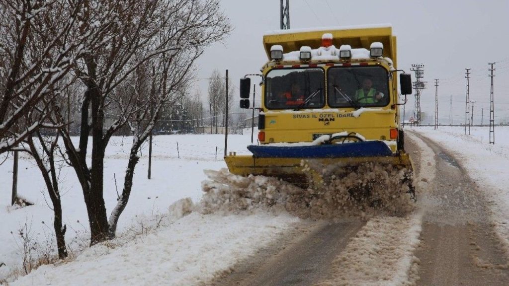 Sivas’ta Kar Nedeniyle 93 Yerleşim Yeri Ulaşıma Kapandı