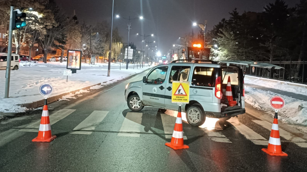 Sivas’ta kar nedeniyle ulaşımda aksaklıklar yaşanıyor