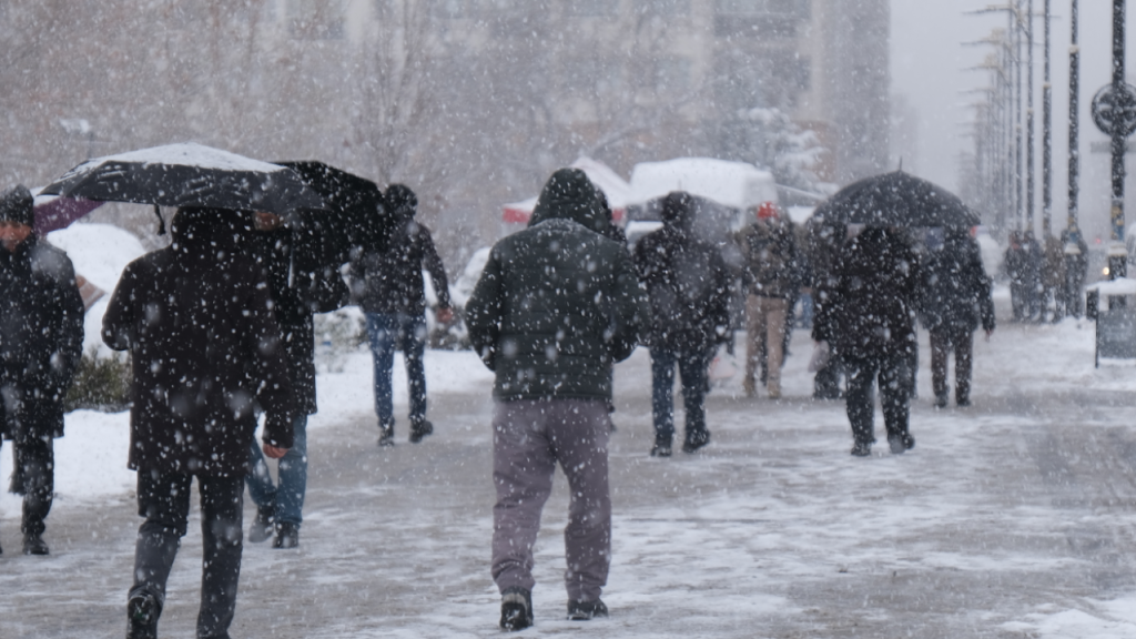 Sivas’ta kar ve buzlanma nedeniyle eğitime ek bir ara