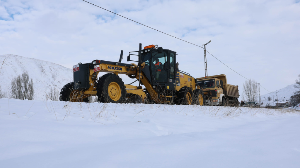 Sivas’ta Kar Yağışı Kuraklığı Durdurdu, Ekipler Sahada