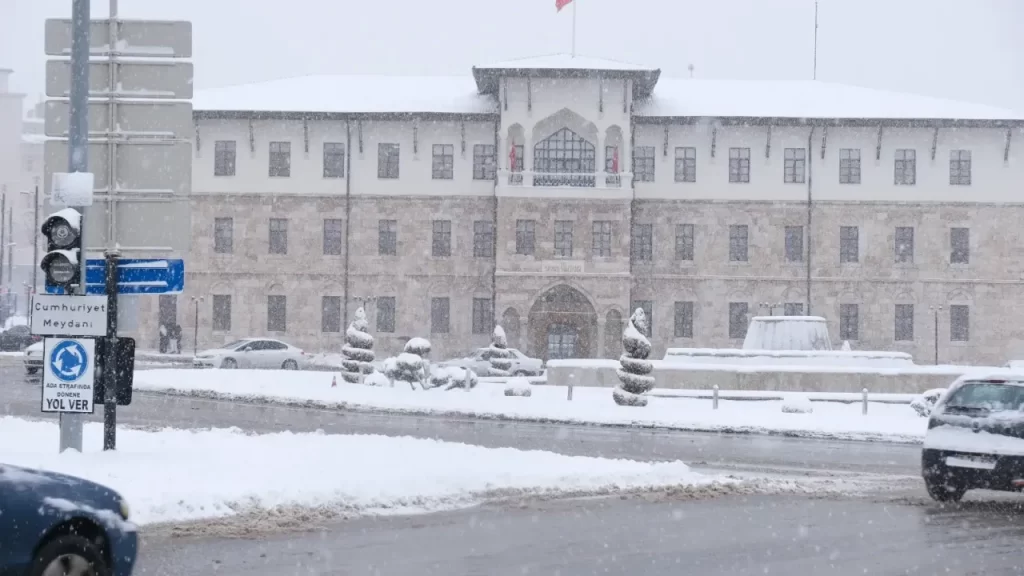 Sivas’ta Kar Yağışı ve Olumsuz Hava Koşulları Uyarısı