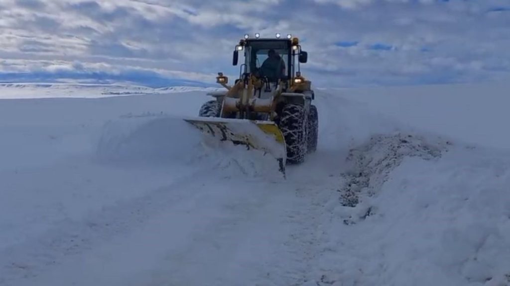 Sivas’ta Kuvvetli Kar ve Fırtına Etkili Oldu