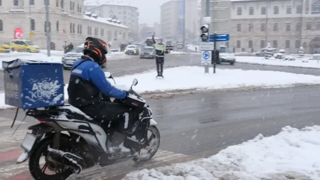 Sivas’ta Kuvvetli Kar ve Hava Koşulları Nedeniyle Alınan Tedbirler