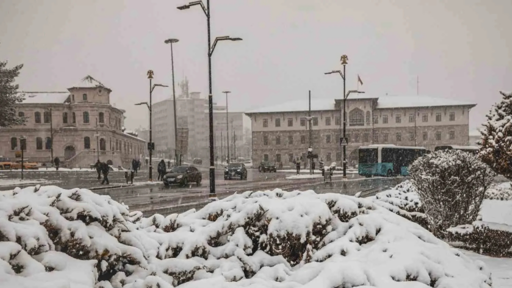 Sivas’ta Kuvvetli Kar Yağışı ve Buzlanma Uyarısı