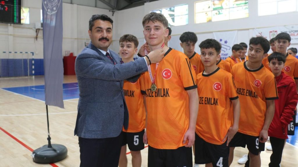 Sivas’ta Yıldız Erkekler Futsal İl Şampiyonası Sona Erdi