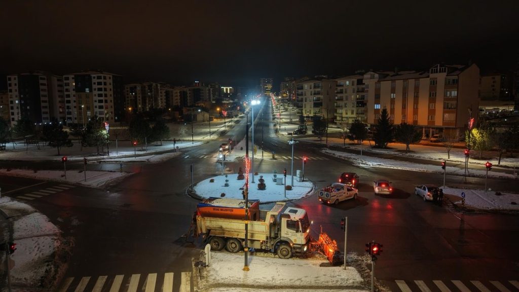 Sivas’ta yoğun kar beklenirken, hazırlıklar sürüyor
