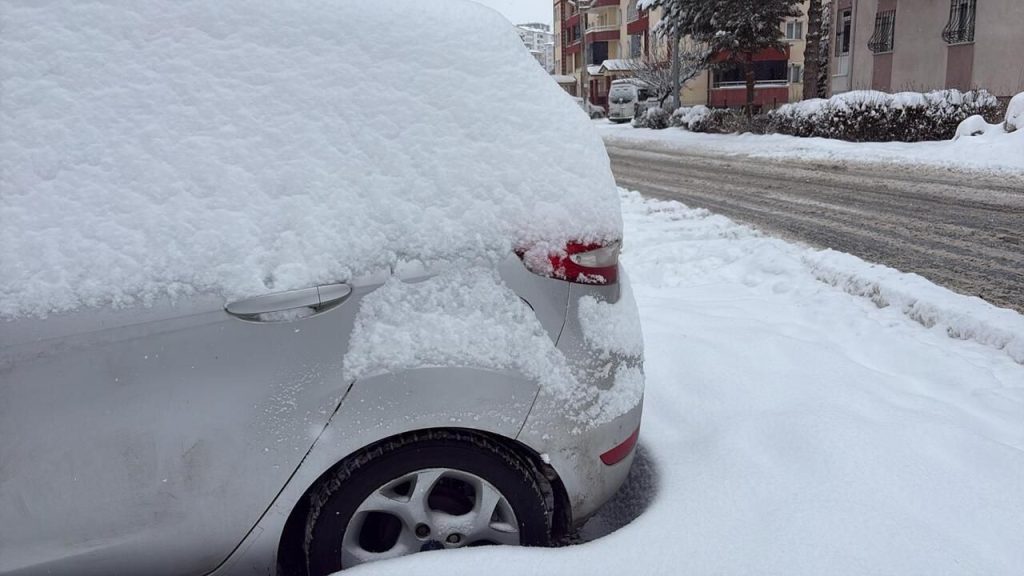 Sivas’ta Yoğun Kar Nedeniyle Direksiyon Sınavları İptal Edildi