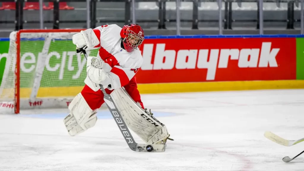 Türkiye, U20 ve U18 kadın buz hokeyiyle sahnede