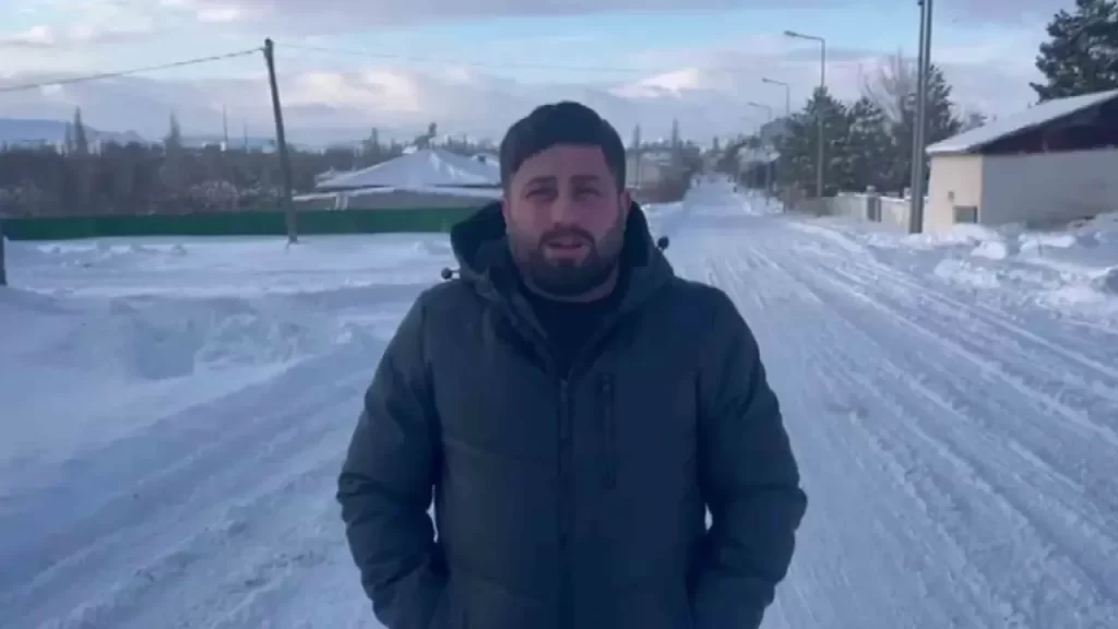 Ulaş’ta soğukta donmak üzere olan kediye yardım eden sürücü takdir topladı