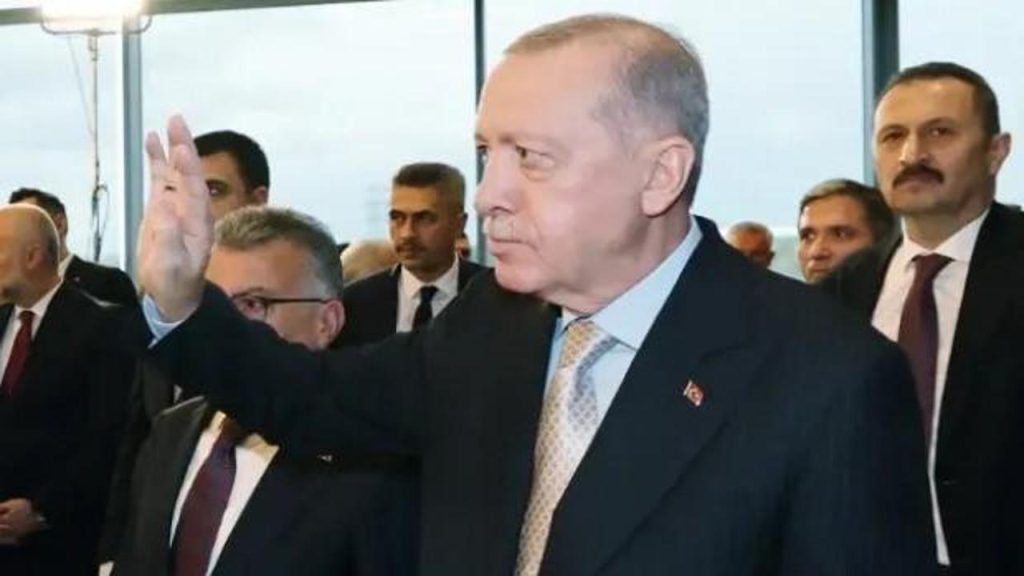 Yılbaşında AK Parti’ye Katılım Artmaya Devam Ediyor