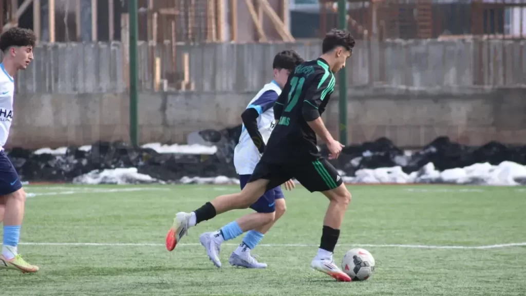 Demirspor 1-0’luk skorla galibiyetle sahadan ayrıldı