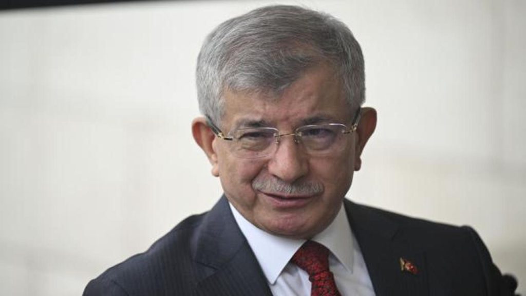 Gelecek Partisi lideri Davutoğlu: Maddi sıkıntılar ve misafir ağırlamada zorlanıyorum