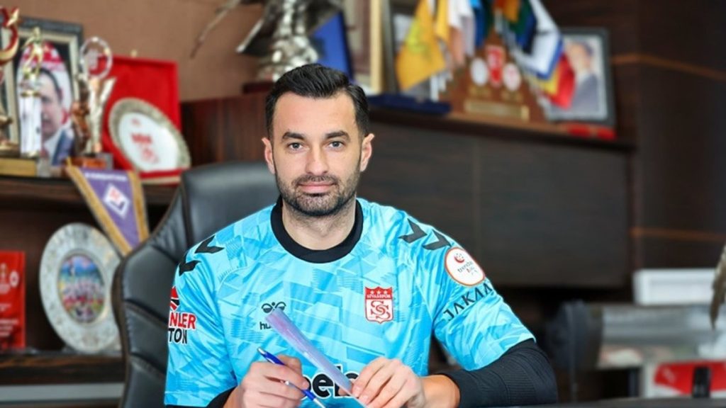 Gökhan Akkan, Sivasspor ile sezon sonuna kadar sözleşme imzaladı