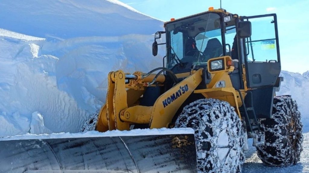 İl Genelinde 37 Yerleşim Yolu Kapalı: Ulaşıma Baski Sürüyor