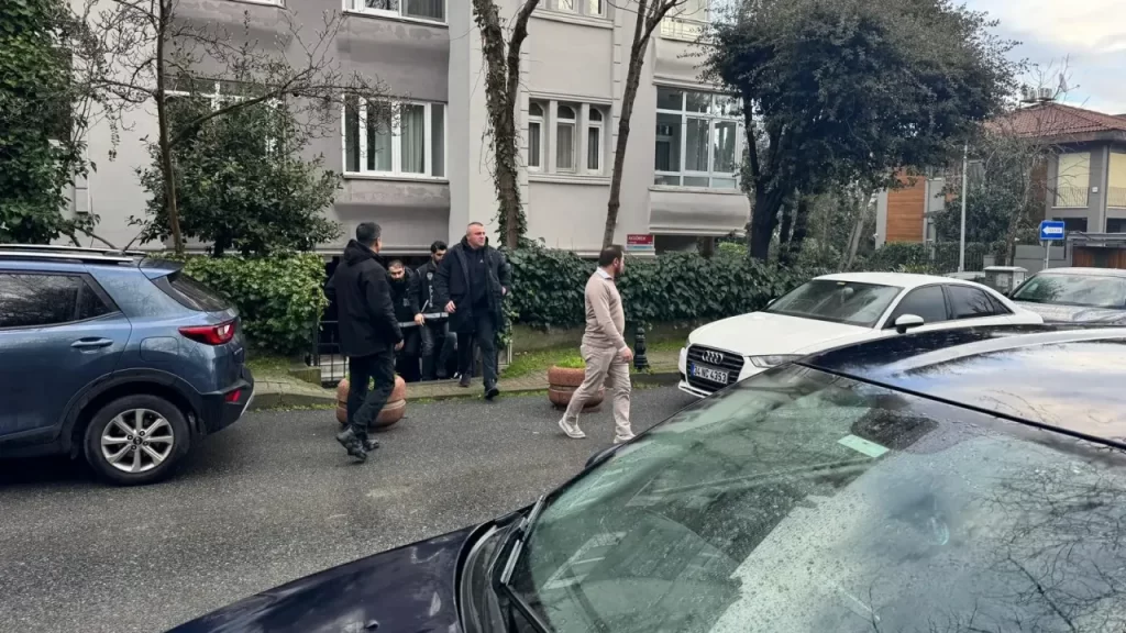 İmamoğlu’nun Koruması Gözaltında: Yolsuzluk Soruşturması Gelişmeleri