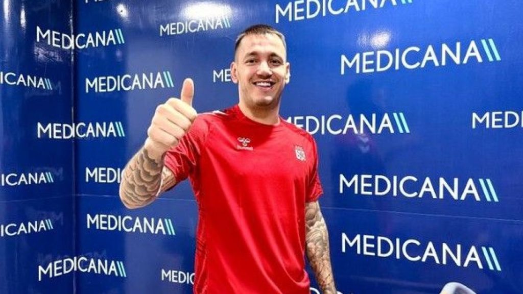 Rey Manaj sağlık kontrolünden geçti; 3,5 yıllık sözleşme imzalandı