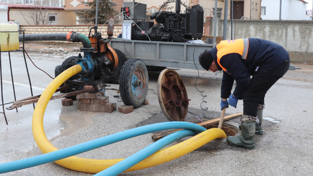 Şarkışla’da Yoğun Kar Yağışı Altyapı Sorunlarını Artırdı
