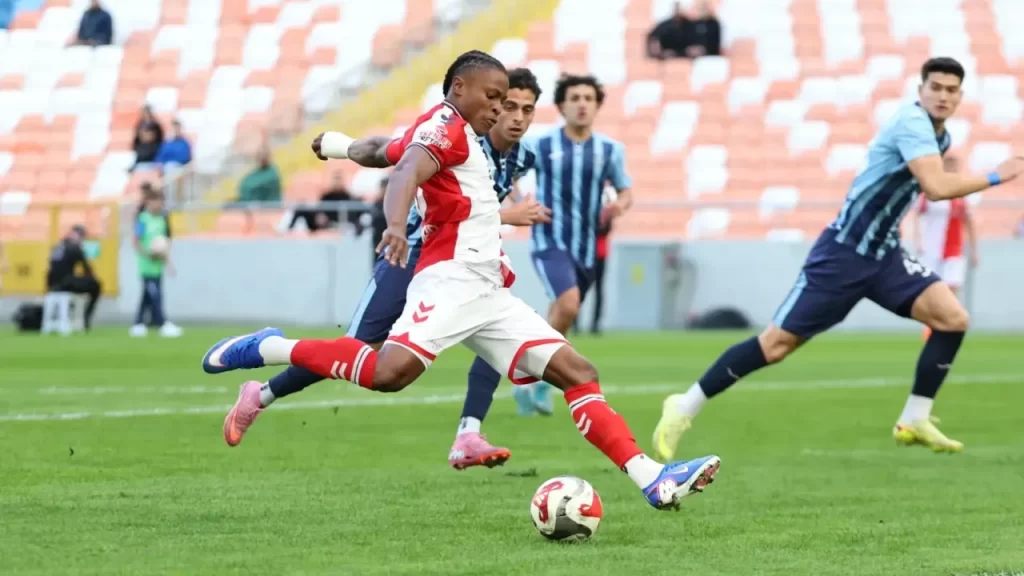 Sivasspor, Adana Demirspor’u deplasmanda 1-0 mağlup etti