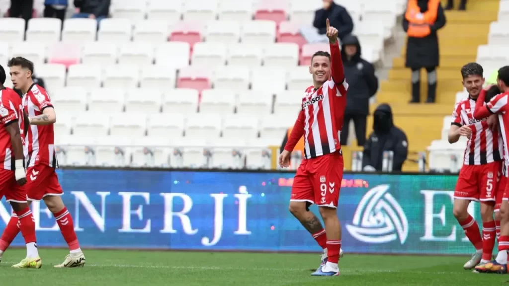 Sivasspor-Sakaryaspor maçında hedef puan ya da puanlar