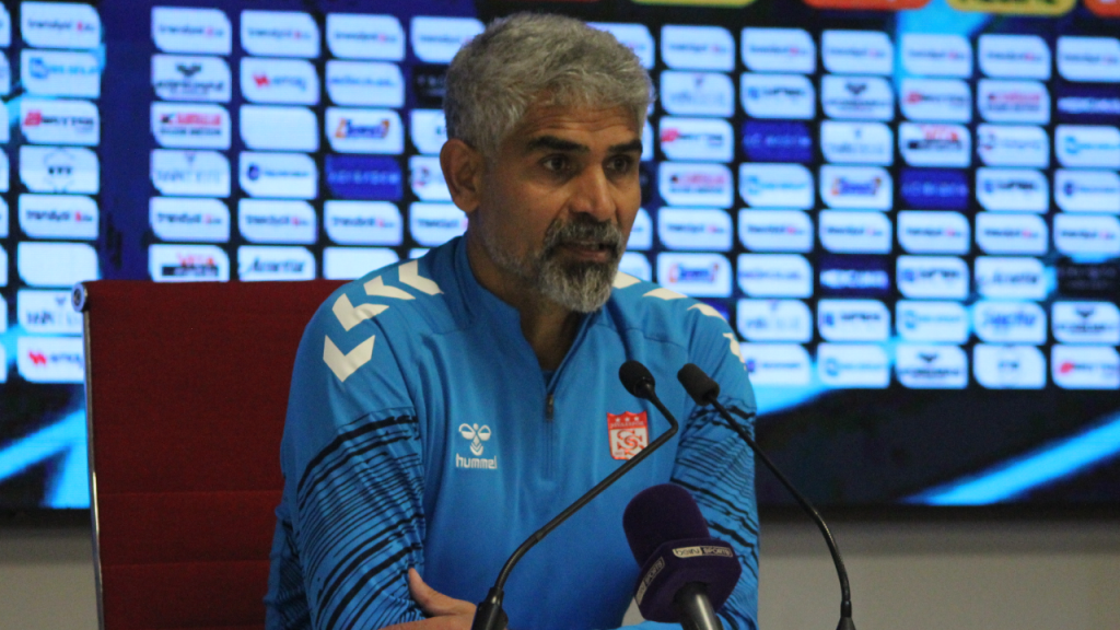 Sivasspor, Sakaryaspor’u 4-1 yenerek üst üste galibiyet hedefini sürdürdü