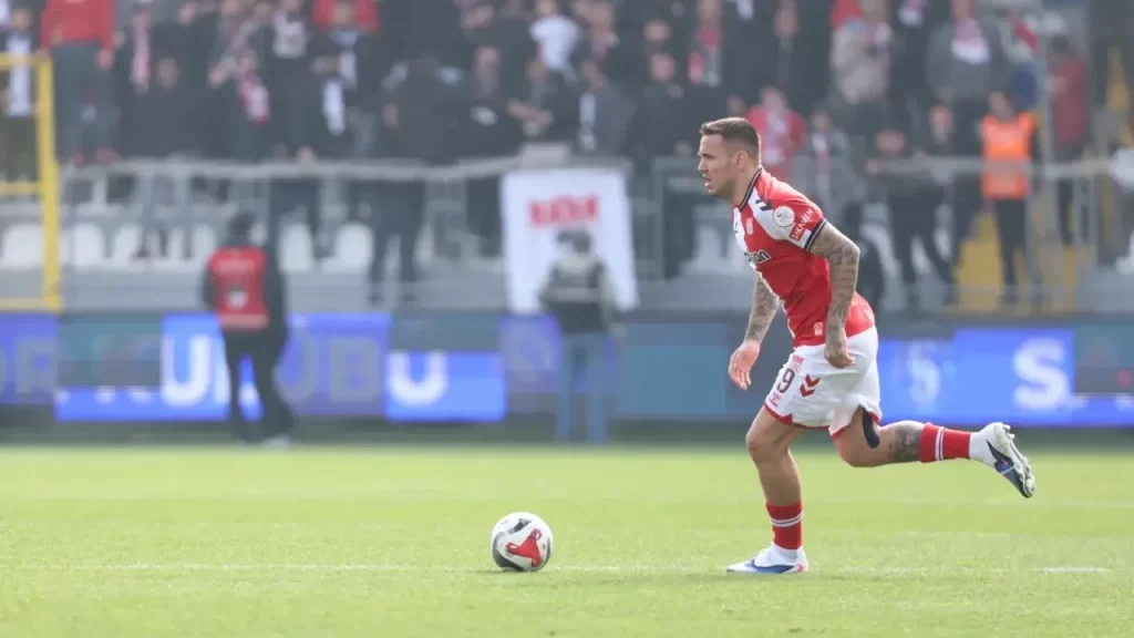 Sivasspor, Sarıyer’i deplasmanda zorlu geçişte 0-0’da bıraktı