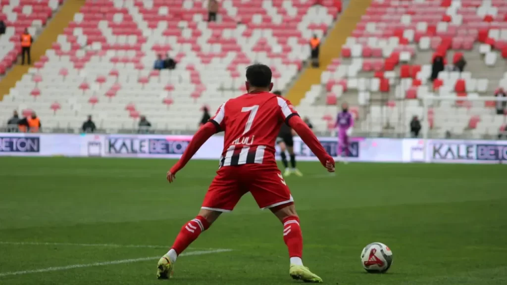 Sivasspor’un İlk 11’i netleşti: Göktuğ ve hücumda Rey Manaj kilit