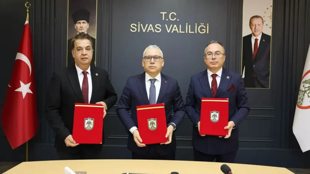 Sivas’ta üniversiteyle Gençlik ve Spor ortak kullanım protokolü