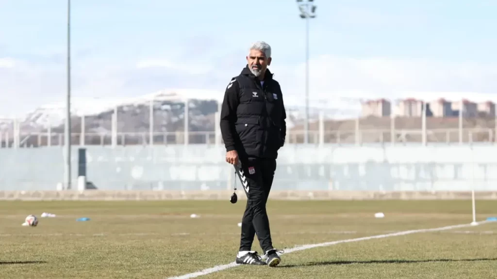 Tecrübeli teknik direktör Taşdemir, Sivasspor ile Van Spor maçıyla sahaya çıkıyor