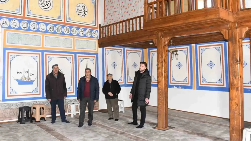 Tekkeyenicesi Köyü Camisi: Cuma Namazı, Bayramlarda Hizmette