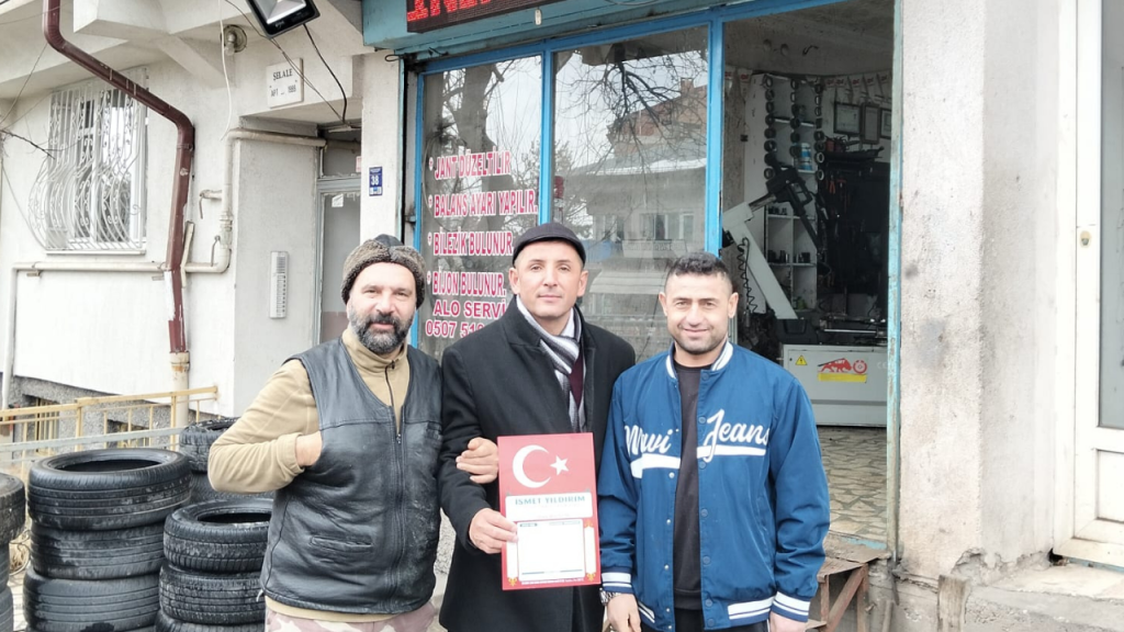 Tuzlugöl’de Ramazan İmsakiyeleri Türk Bayrağıyla dağıtıldı