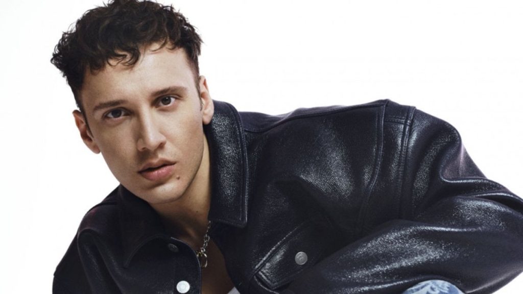 Ünlü Şarkıcı Edis Hakkında Uyuşturucu Yakalama Kararı