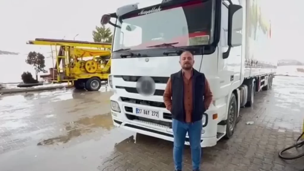 Yolda Karşılaşılan Yaralı Vaşak İçin Hayatı Sağa Taşıyan Şoför