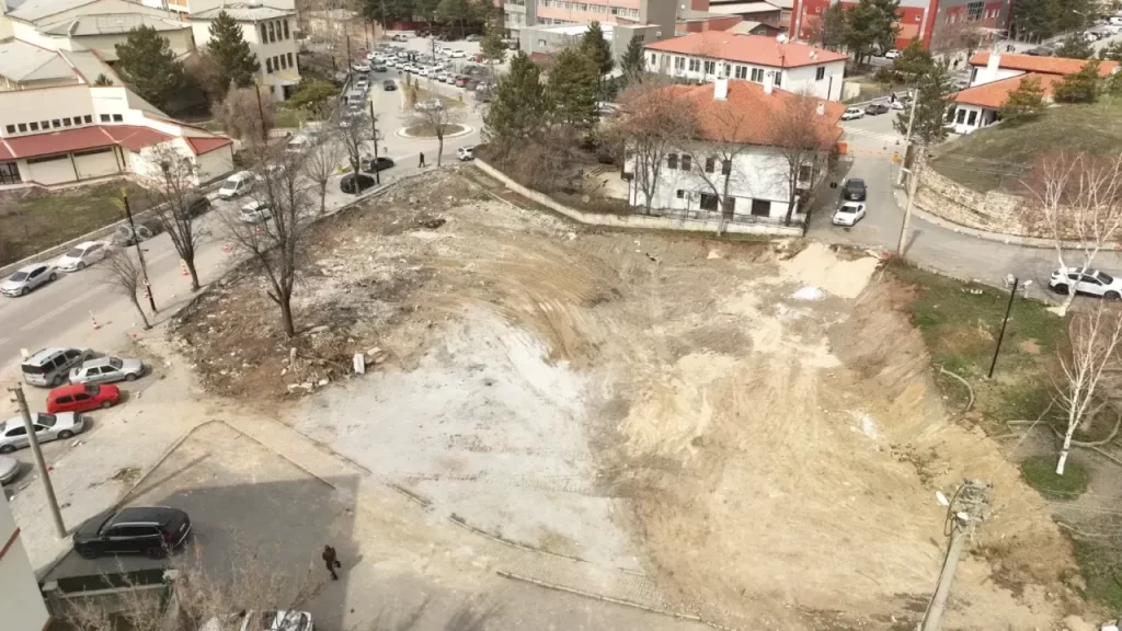 Abdi Ağa Konağı yanında yeni otopark için sona gelindi