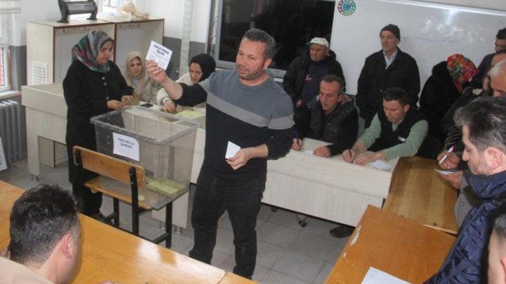 Ali Akkanat Mahallesi’nde ilk muhtarın zaferi: Süleyman İşlek 225 oyla birinci