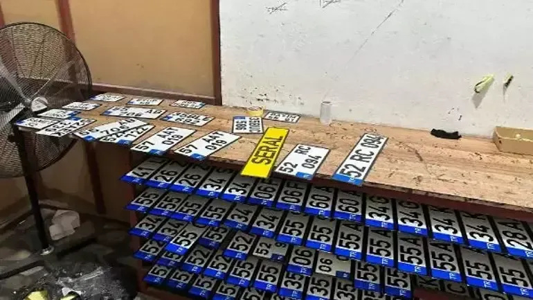 APP plaka ve standart dışı plakalar: cezalar ve güvenlik amacı