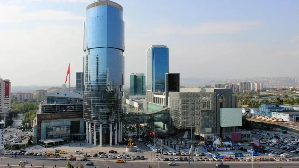 AVM Güvenlik Tedbirleri: Gençler İçin Giriş Kısıtlaması