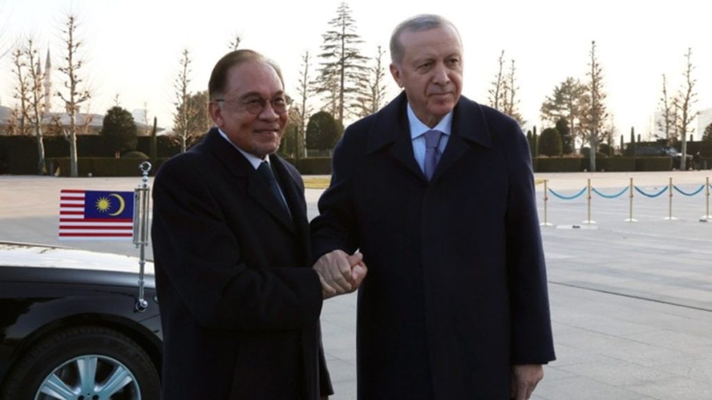 Erdoğan’ın diplomasi trafiği sürüyor: Malezya ile telefon görüşmesi