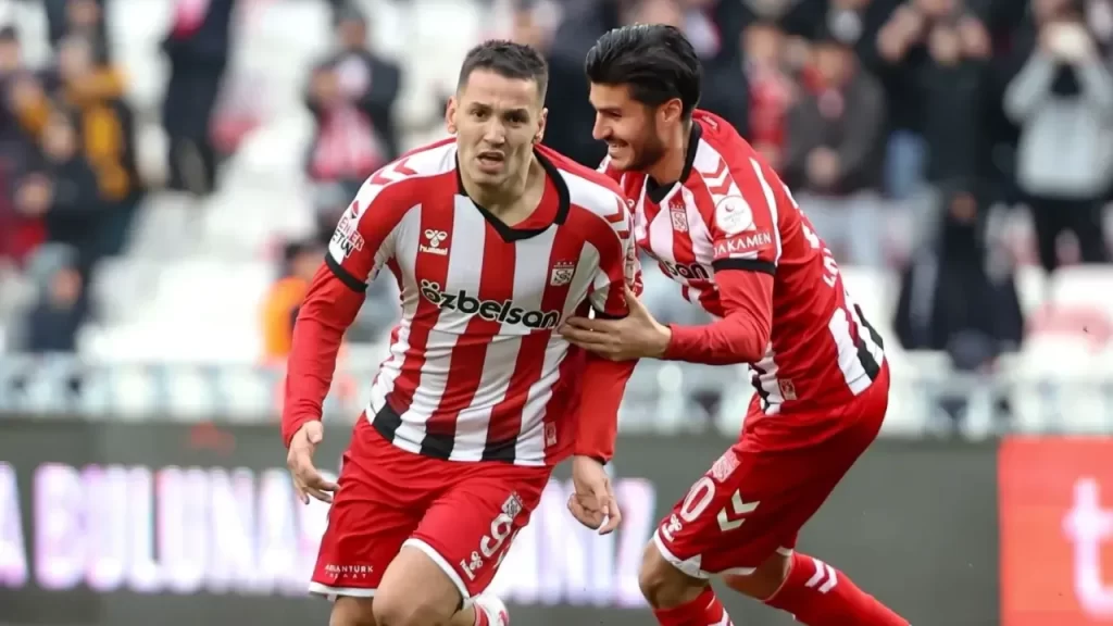 Erzurumspor liderliğini sürdürürken Bodrum FK kritik haftalara giriyor