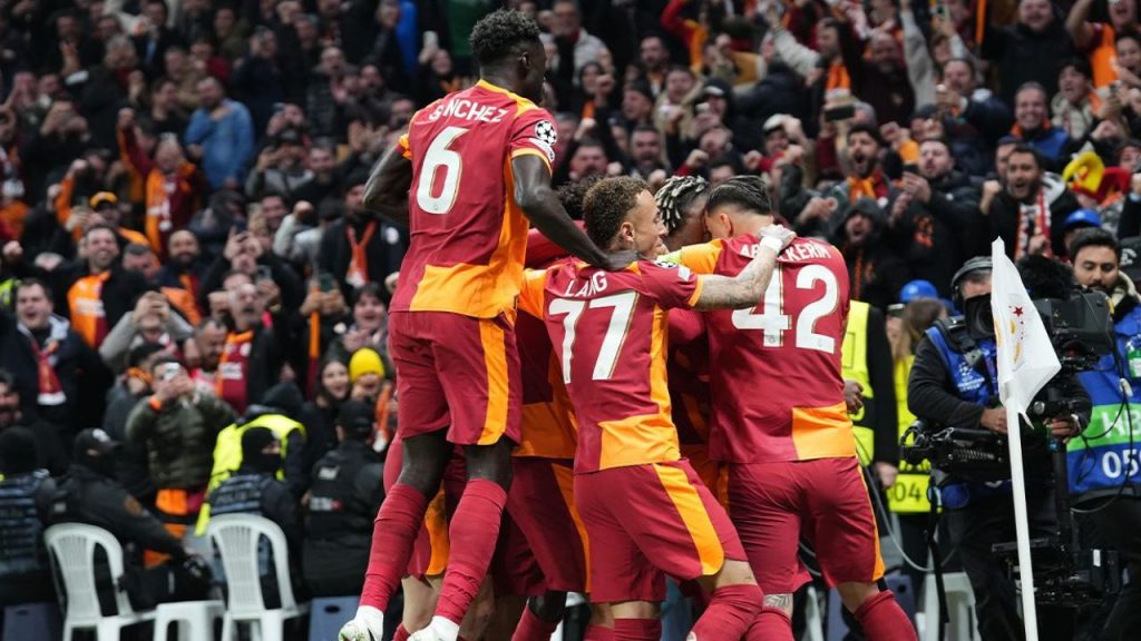 Galatasaray, Liverpool mücadelesinde tur için sahada