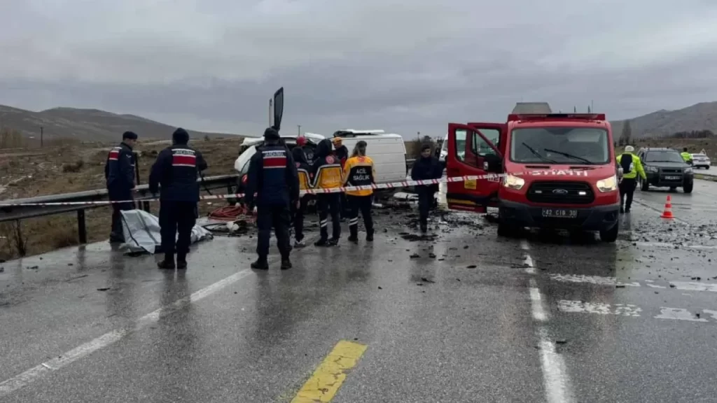 Kara yolunda korkutan çarpışma: Sonrası facia, iki ölü