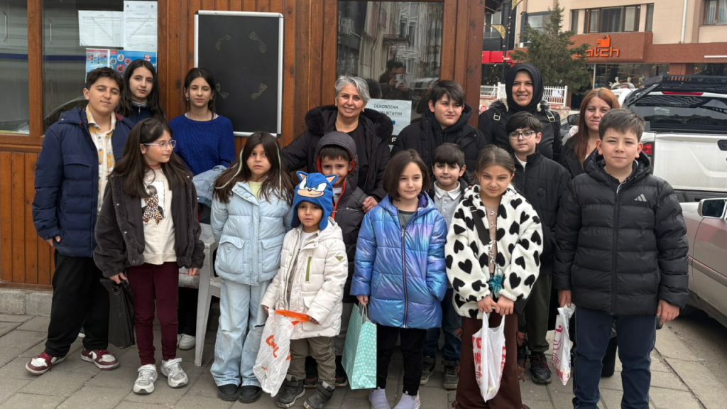 Örtülüpınar’da Şeker Toplama Etkinliğiyle Bayram Coşkusu