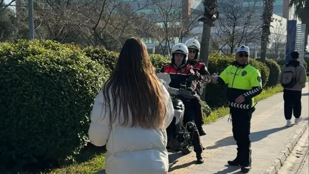 Polis desteğiyle sınav yolunda güvenli ulaşım sağlandı