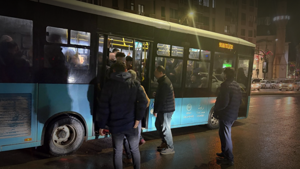 Ramazan Bayramı Öncesi Toplu Taşıma Yoğunluğu Akşamları Artıyor