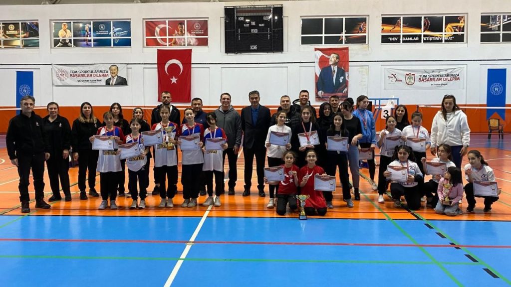 Şehit Teğmen Hacı Bayram Elmas YİBO, Badmintonda Sivasın Gururu