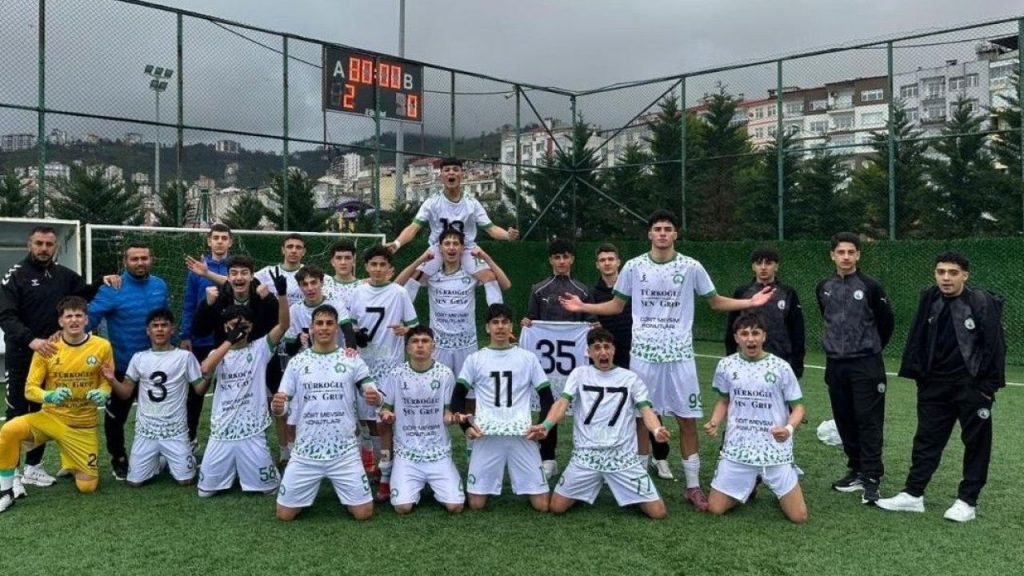 Sivas Gücü Belediyespor U-16, Sivas’ı Yarı finale taşıdı